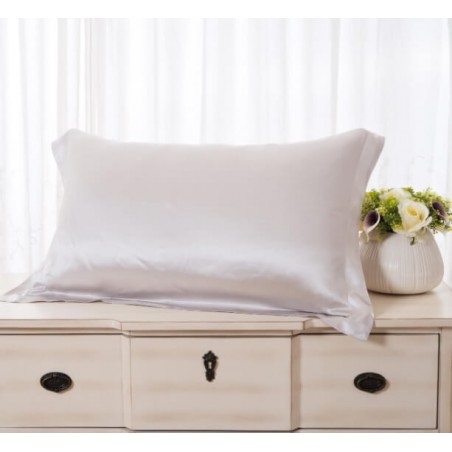 Baltas šilkinis pagalvės užvalkalas - miegoimperija.lt